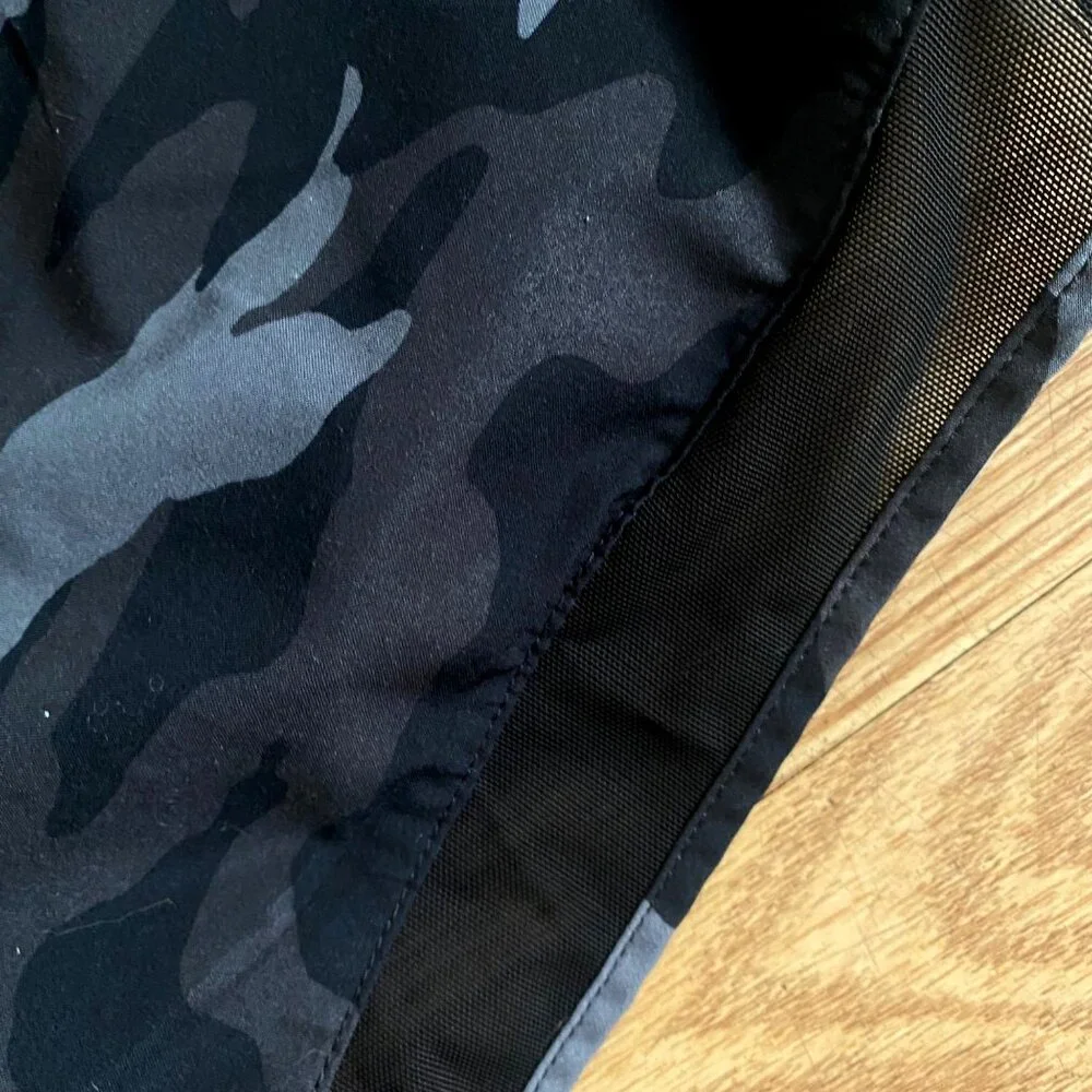 size M Athleta printed mesh racer run shorts‎ 4